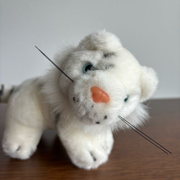 Mini Mirage Las Vegas White Tiger Stuffed Animal - Picture 2 of 9